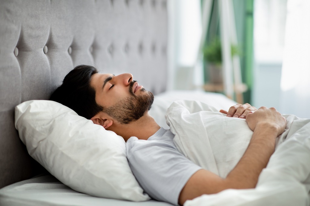 Bild von Auf dem Rücken schlafen lernen » Zum Rückenschläfe