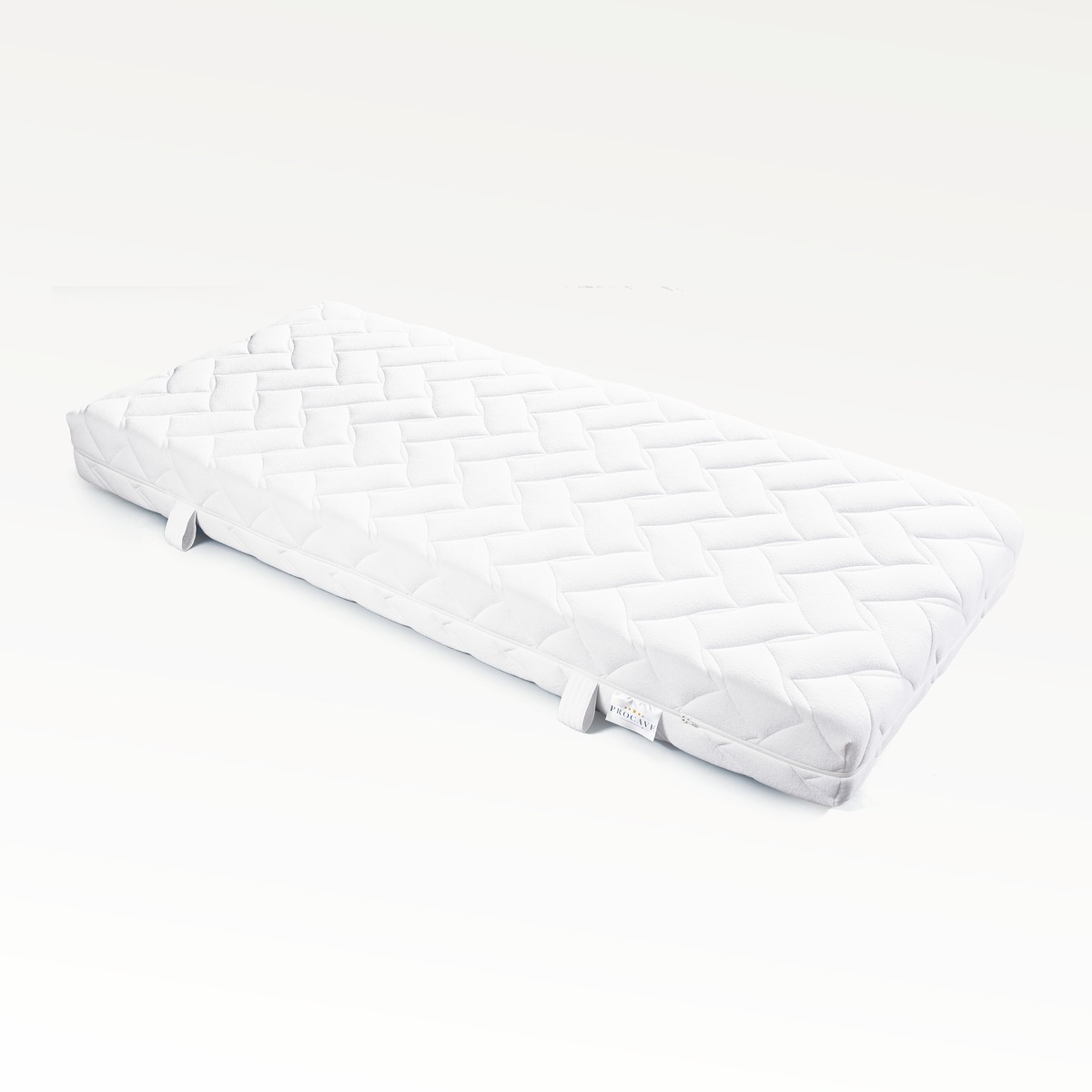 PROCAVE Frottee Matratzenbezug versteppt Freisteller von schr&auml;g oben &mdash; weiche Frottee-Oberfl&auml;che mit Wellensteppung und Wendegriffen